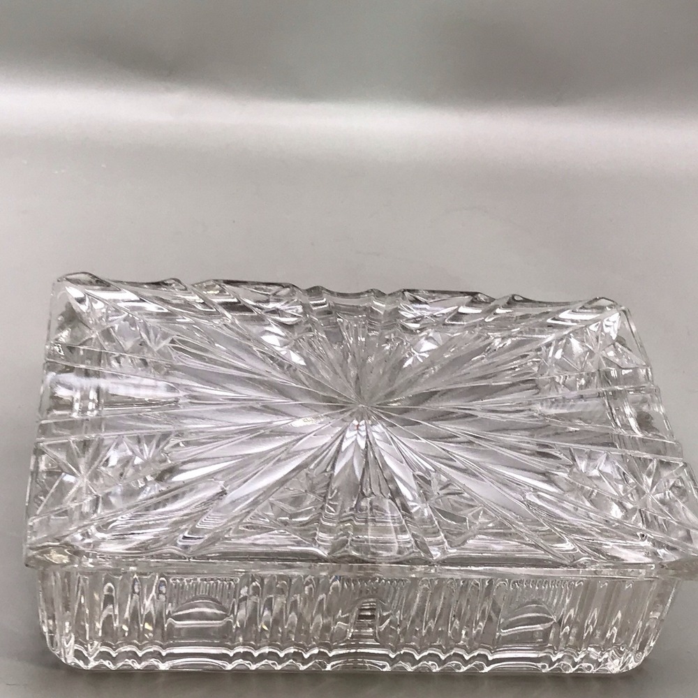VTG Crystal Radiant Pattern By Lancaster Colony Divided Cigarette Box‎